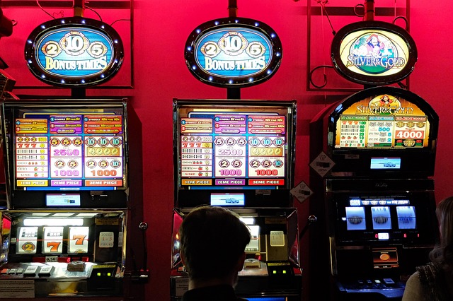 How do you increase your chances of winning when playing online slots?